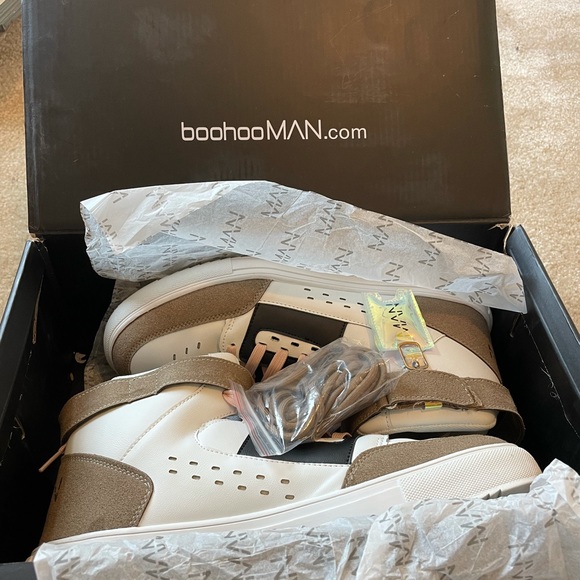 Hi Top Trainer - Picture 2 of 5